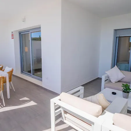 Apartmán Modern Golf & Coast Retreat In