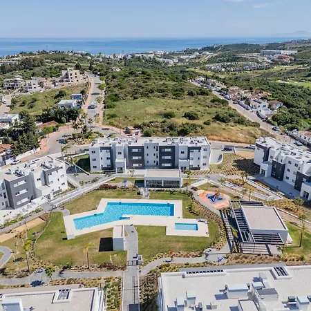 Modern Golf & Coast Retreat In Apartmán Estepona